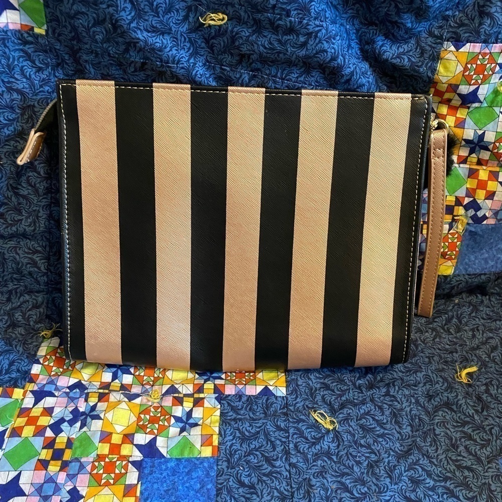 Betsey Johnson faux saffiano metallic stripe clutch 8x10 - Picture 3 of 4